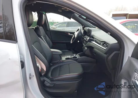 2025 Ford Escape St-Line from USA, damaged, VIN 1FMCU0MN4SUB44231